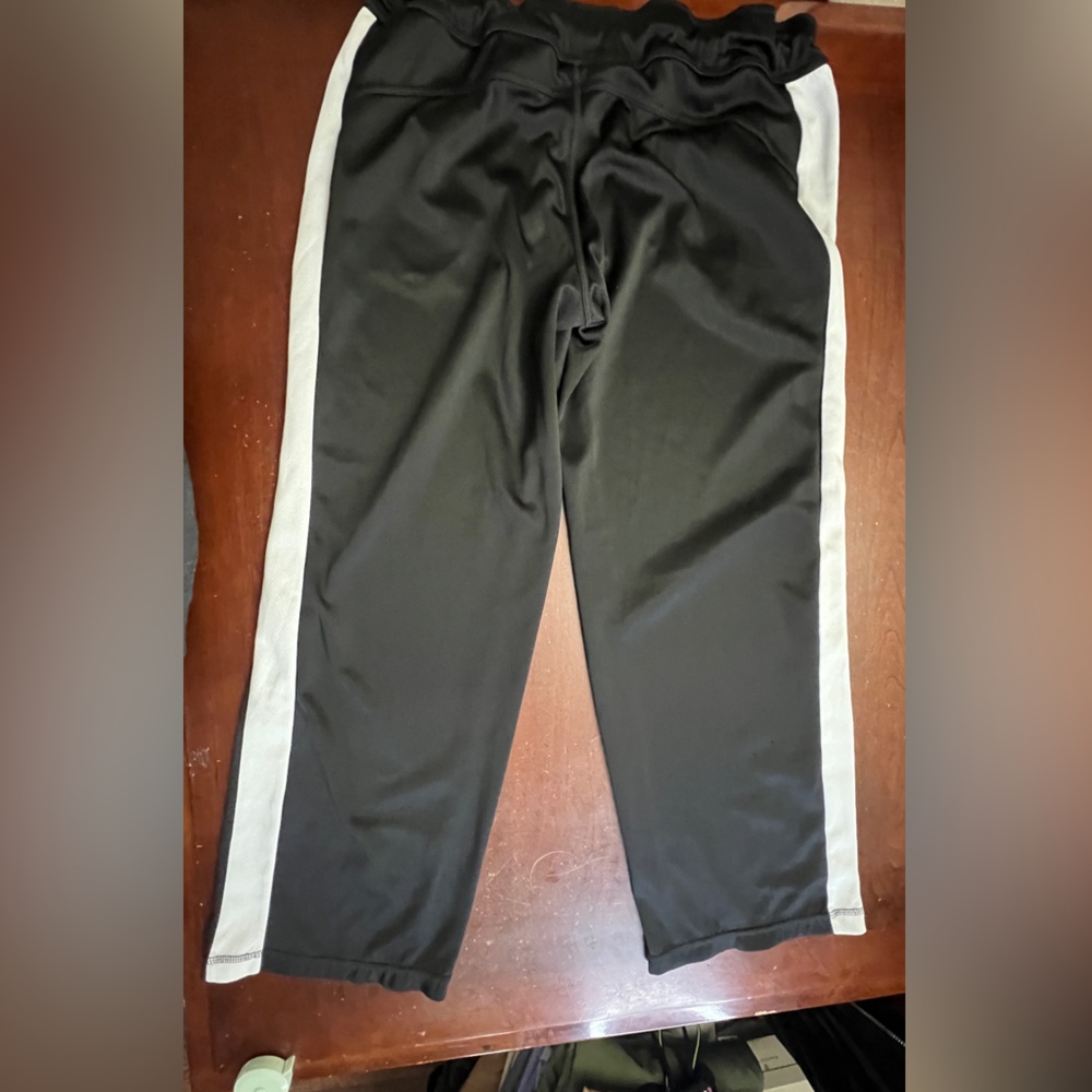Danskin athletic xl drawstring waist workout gym yoga sports capris worn once‎